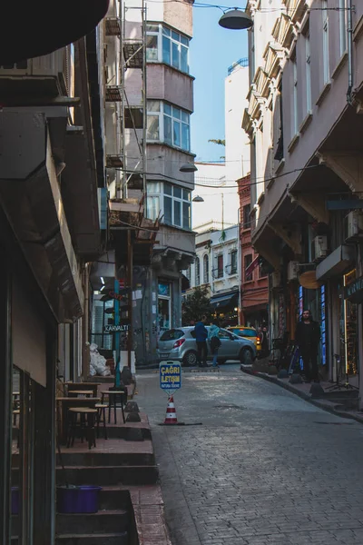 2 Mart 2020 Karaköy / İstanbul Galata sokakları ve ziyaretçi halkı