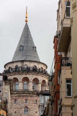 8 Şubat 2020 Beyoğlu / İstanbul Galata Kulesi, binalar ve sokaklar.