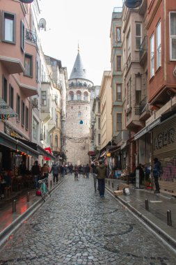 8 Şubat 2020 Beyoğlu / İstanbul Galata Kulesi, binalar ve sokaklar.