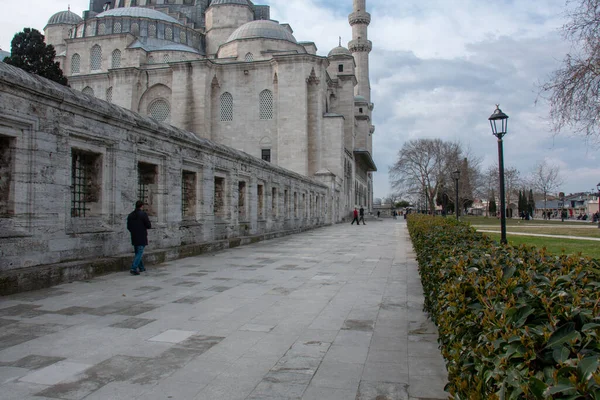 Február 2020 Istanbul Törökország Suleymaniye Mecset Utcák Autók Emberek — Stock Fotó