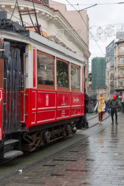 8 Şubat 2020 Beyoğlu / İstanbul Taksim tramvayı İstiklal Caddesi 'nde devam ediyor.