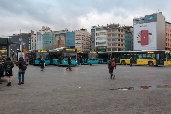 16 Ocak 2020 İstanbul / Türkiye otobüsü Kadıköy 'de durdu