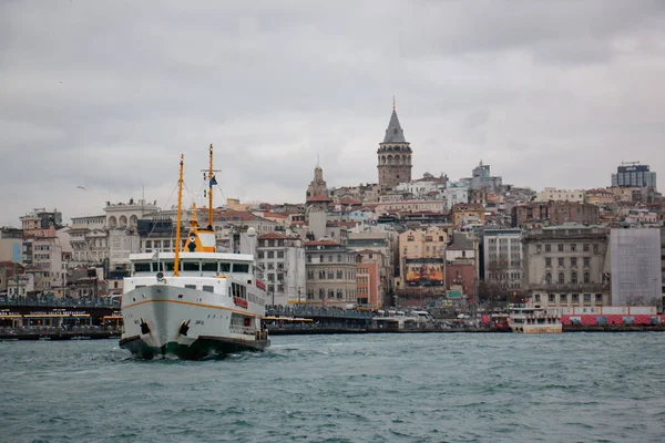 Januari 2020 Istanbul Turkiet Karakoys Färjehamn Och Passagerare — Stockfoto
