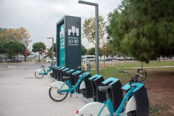 Noviembre 2019 Estambul Turquía Estacionamiento Bicicletas Bicicletas — Foto de Stock