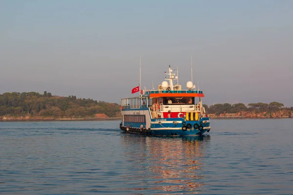 15 Ekim 2019 Adalar / İstanbul Burgazada feribot limanı ve feribot