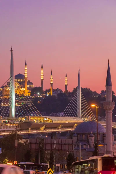 1 Ekim 2019 İstanbul / Kocaeli Haliç metro köprüsü ve Süleyman Camii