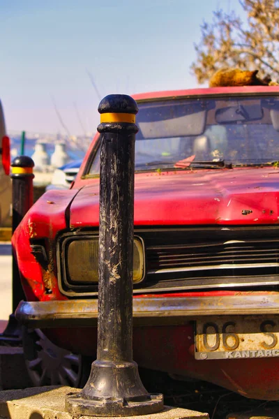 Mars 2019 Istanbul Turquie Vieille Voiture Rouge Garée Sur Route — Photo