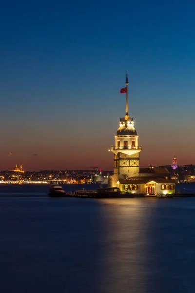 Gyönyörű Lány Torony Naplemente Ellen Isztambul Törökország — Stock Fotó
