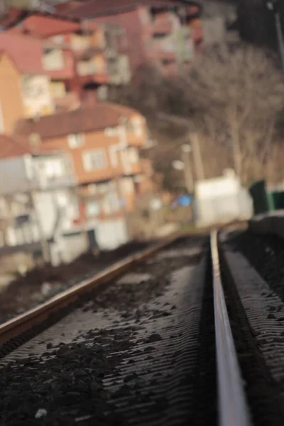 Zug Fährt Durch Die Stadt — Stockfoto