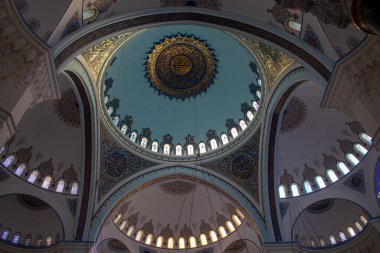 Camilca camiinin mimari yapısı. Türkiye 'nin en büyük camii