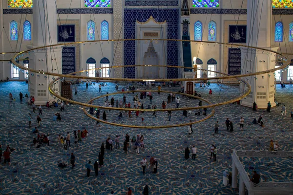 Agosto 2020 Estambul Turquía Caminando Por Mezquita Camlica — Foto de Stock