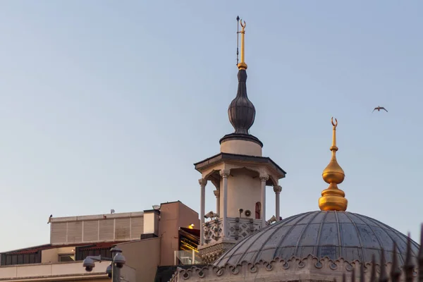 Kubah Dan Tiang Masjid Kecil Yang Lucu — Stok Foto