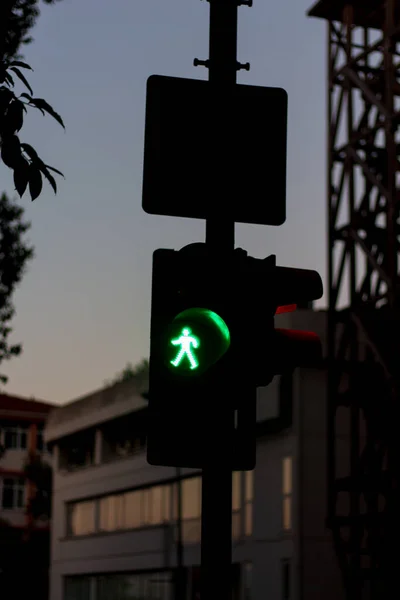 Señal Cruce Para Peatones Luz Verde —  Fotos de Stock