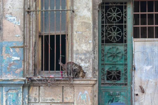 Arquitectura Antigua Casa Vieja Con Ventanas Rotas — Foto de Stock