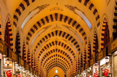 26 Haziran 2019 İstanbul / Türkiye Eminonu mısır pazarı, sanatçılar ve halk