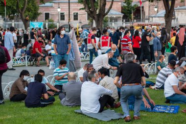 İstanbul / Türkiye 10 Temmuz 2020 86 yıl sonra Ayasofya Camii 'nde ilk namaz. Eski bazilika, katedral ve müze. Bizans İmparatoru