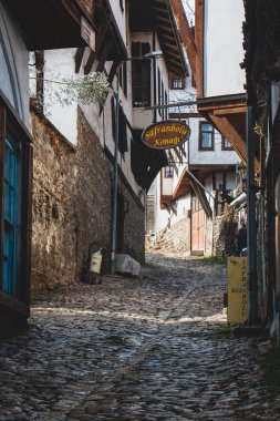 Safranbolu / Türkiye 'de 29 Ocak 2020 Safranbolu / Türkiye Geleneksel Osmanlı evleri. Safranbolu UNESCO Dünya Mirası Alanının koruması altında.