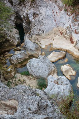 Horma Kanyonu, Kure Dağları Ulusal Parkı. Dağlardan geçen sular ve tehlikeli yürüyüş yolları.