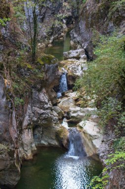 Horma Kanyonu, Kure Dağları Ulusal Parkı. Dağlardan geçen sular ve tehlikeli yürüyüş yolları.