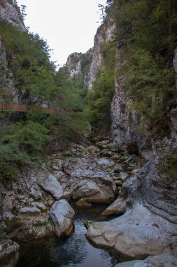 Horma Kanyonu, Kure Dağları Ulusal Parkı. Dağlardan geçen sular ve tehlikeli yürüyüş yolları.