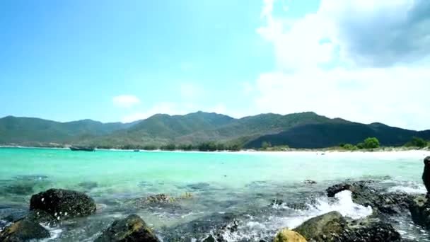 越南Khanh Hoa省Cam Ranh湾Binh Tien海滩 — 图库视频影像