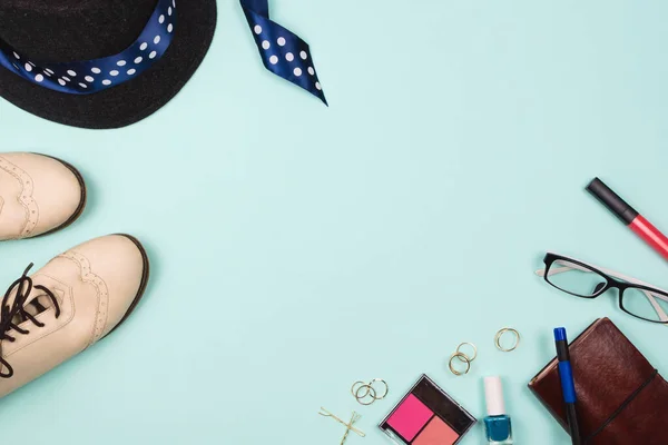 Piękny Układ Płaski Moda Różnych Akcesoriów Mody Okulary Kosmetyki Biżuteria — Zdjęcie stockowe