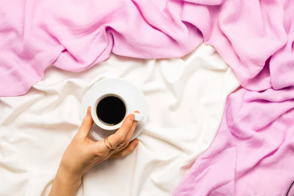 Belle Flatlay Avec Main Femme Tenant Une Tasse Café Matin — Photo