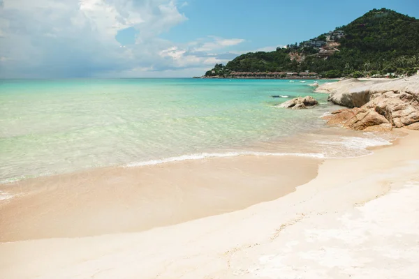 Praia do mar bonita emTailândia . — Fotografia de Stock