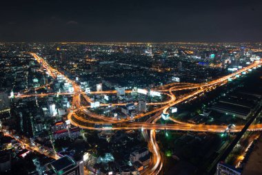 Bangkok Cityscape üstten görünüm geceleri.