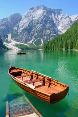 Güzel alp manzarası - Lago di Braies (Pragser wildsee), Dolomites Italy