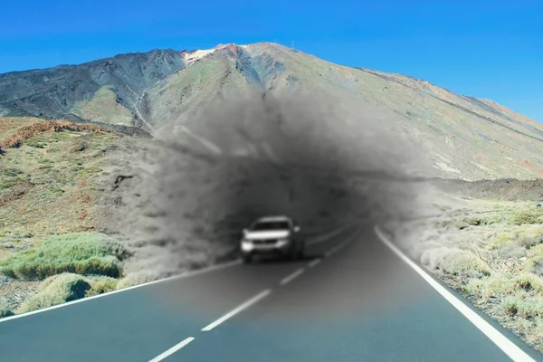 Maküler dejenerasyon (AMD veya ARMD), görme alanının merkezinde bulanıklık ya da görme duyusu olmamasına yol açabilecek tıbbi bir durumdur. Optalmolojide Teşhis.