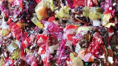 Plastik renkli atık geri dönüştürüldü