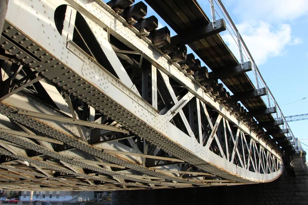 Vão Central Ponte Ferroviária Com Fazendas Voltadas Para Baixo Com — Fotografia de Stock