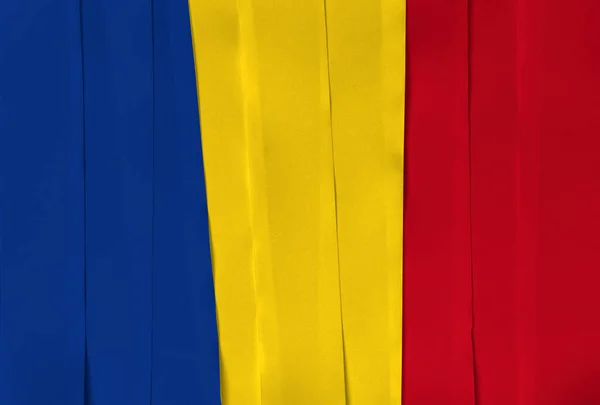 ルーマニア国旗としてのカラフルなリボン 青黄色と赤の垂直三色 — ストック写真