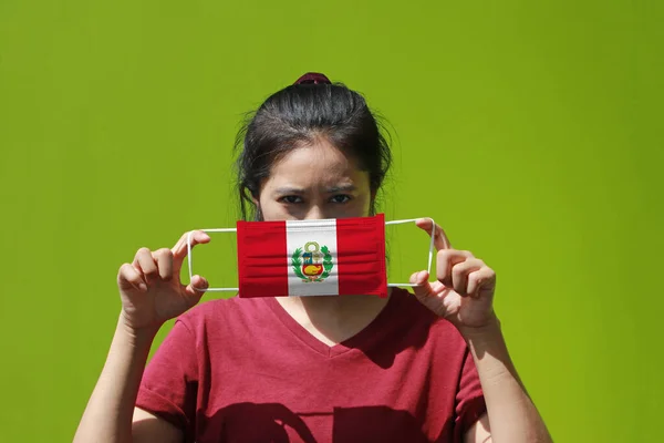Woman Hygienic Mask Peru Flag Pattern Her Hand Raises Cover — Stock Photo, Image
