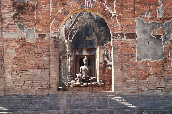 Ruïne Van Oude Boeddha Bij Phra Prang Sam Yot Lopburi — Stockfoto