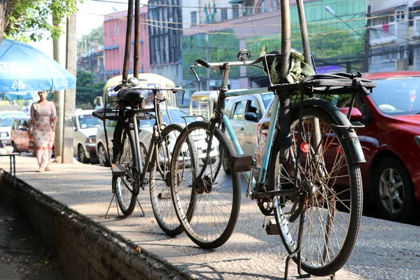 Yangon Myanmar Febrero 2019 Two Old Bike Parking Footpath Road —  Fotos de Stock