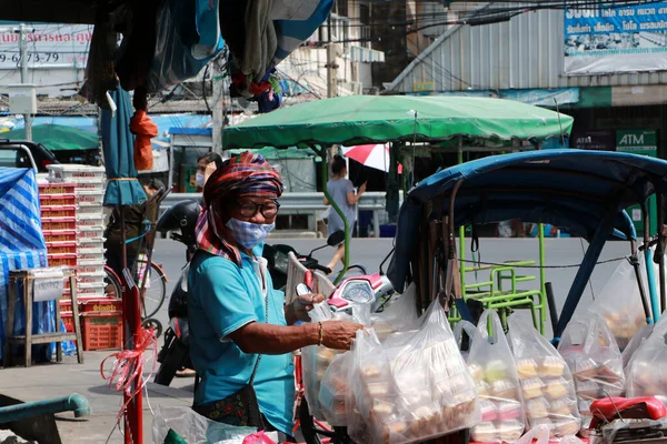 Pathumthani Tailândia Maio 2020 Homens Usam Máscara Higiênica Para Prevenir — Fotografia de Stock