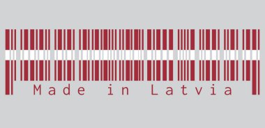 Barkod Letonya bayrağının rengini belirledi, dar beyaz bir şeritle ikiye bölünmüş bir karmine alanı, metin: Letonya yapımı. satış ya da iş konsepti.