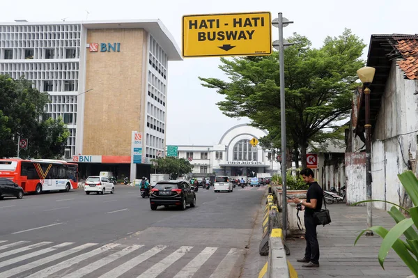 인도네시아 자카르타 2019 자카르타 서부의 자카르타 기차역 도로의 — 스톡 사진
