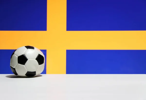 Pequeno Futebol Piso Branco Com Cor Azul Amarelada Fundo Bandeira — Fotografia de Stock