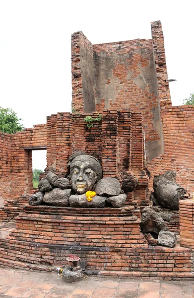 Ruínas Pilha Buda Pedra Junto Nas Ruínas Igreja Antiga Templo — Fotografia de Stock