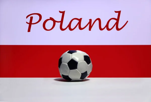 Mała Piłka Nożna Białym Piętrze Polska Flaga Narodowa Tekstem Tła — Zdjęcie stockowe