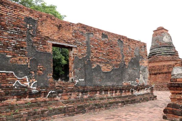 Parede Tijolo Com Janela Igreja Stupa Pequeno Nas Ruínas Restos — Fotografia de Stock