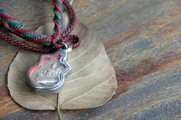 Kleine Boeddha Amulet Het Frame Met Touwketting Voor Hals Het — Stockfoto