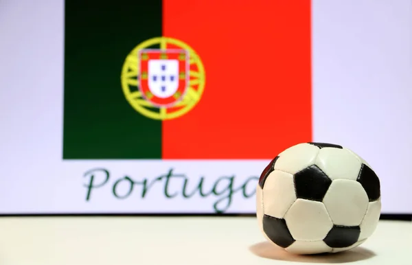 Pequeno Futebol Piso Branco Bandeira Nação Portuguesa Com Texto Fundo — Fotografia de Stock