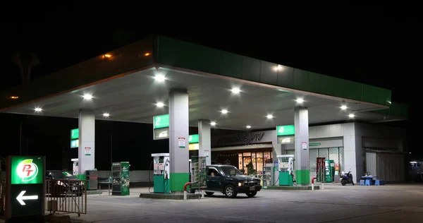 Muang Pathumthani Thaiföld Ápr 2018 Benzinkút Sötét Éjszakában Egy Kereskedelmi — Stock Fotó