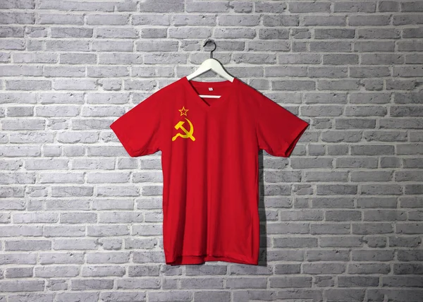 Colore Della Bandiera Dell Unione Sovietica Sulla Camicia Appeso Muro — Foto Stock