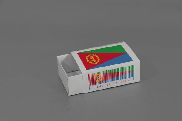 Barkodlu Beyaz Kutuda Eritre Bayrağı Gri Arka Planda Ulus Bayrağı — Stok fotoğraf