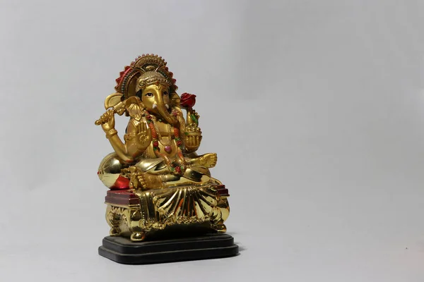 Ganesha Wykonana Mosiądzu Białym Tle Syn Boga Uma Devi Hinduizmie — Zdjęcie stockowe